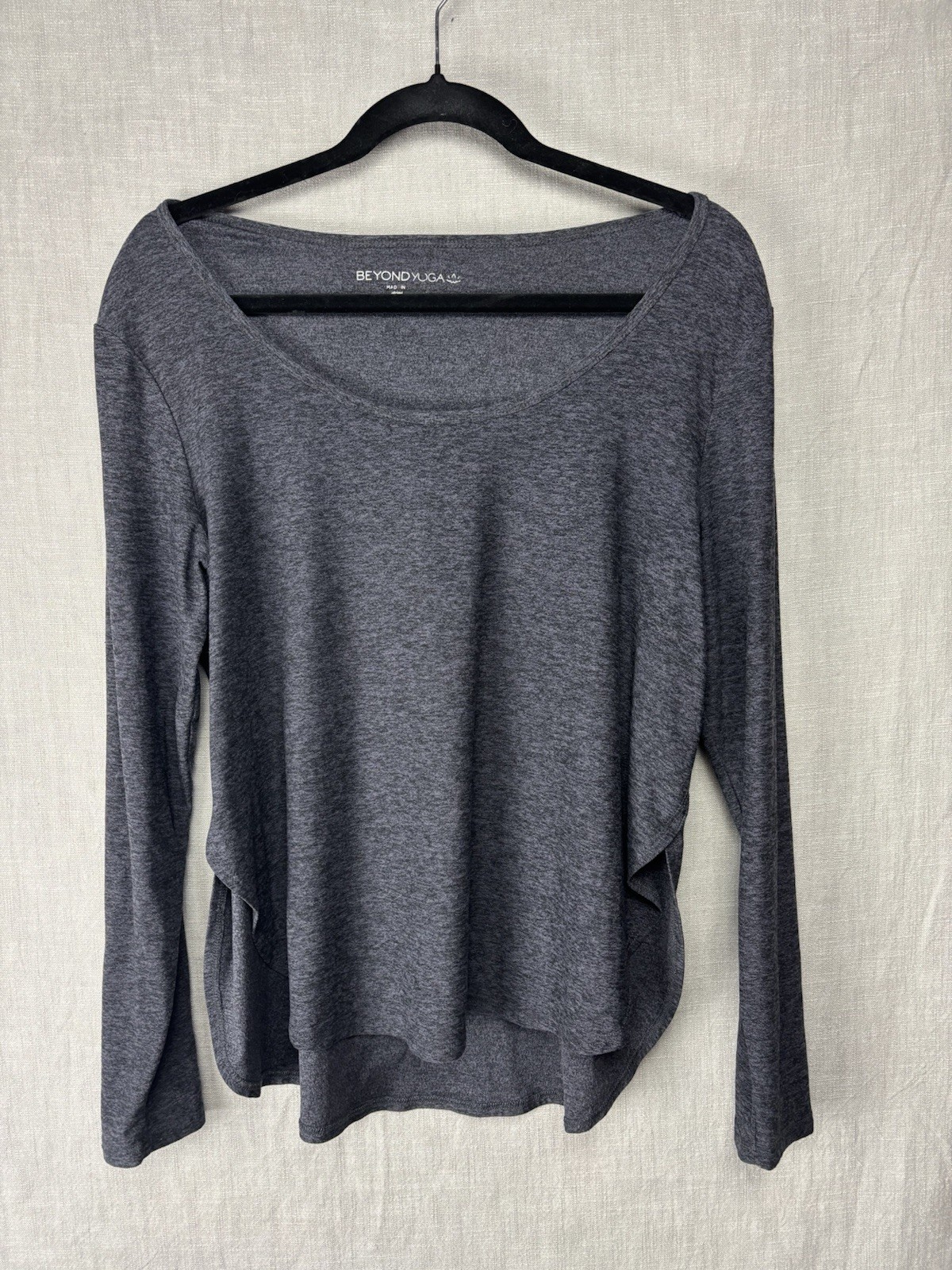 Beyond Yoga Featherweight Long Sleeve Scoop Neck Tulip Hem Top  Gray Large