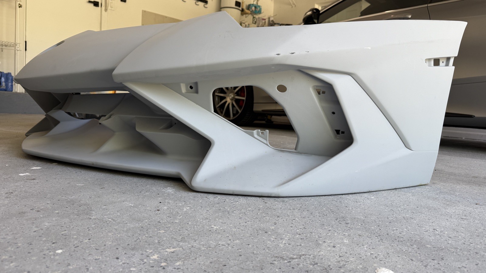 LAMBORGHINI AVENTADOR LP750 SV FRONT BUMPER OEM 470807437G