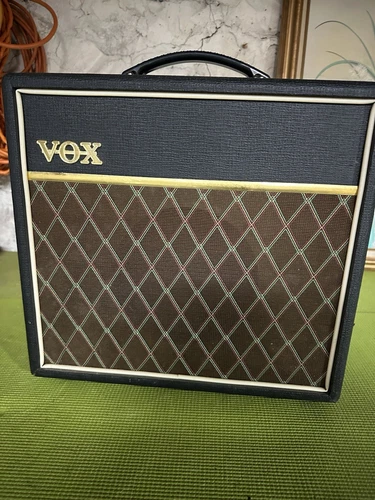 VOX Amplification Ltd. Pathfinder15 Manufactured In Vietnam Model:V9168R 120V