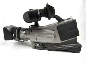 Panasonic AG-DVC7P Mini DV Video Camera - No Battery,  NOT Tested - AS IS !!