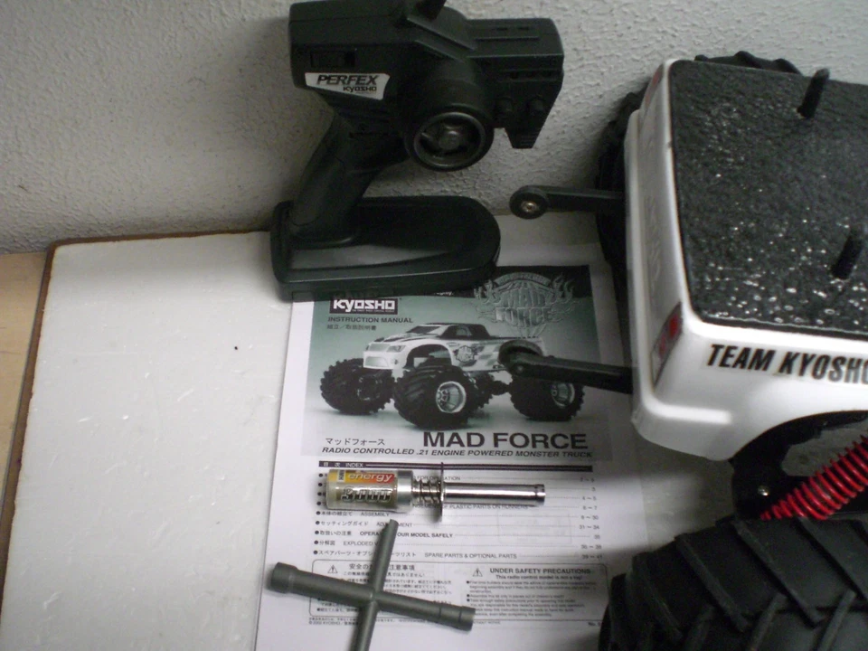 Kyosho Mad Force Monstertruck 4 WD Nitro Neuwertig - Bild 3 von 4