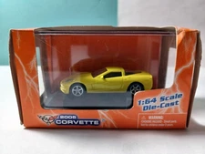 Columbia 2005 Corvette [1:64 Scale] Die-Cast General Motors (Yellow) New-in-Box