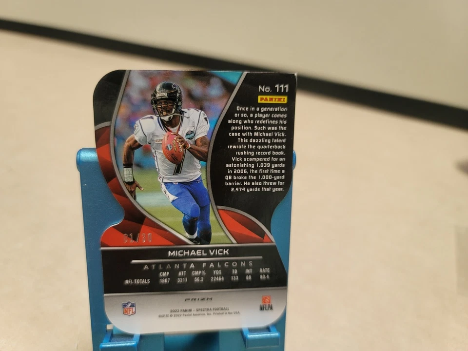 2022 Panini Spectra Neon Green Prizm Die-Cut 01/30 Michael Vick #111 C1750 - Image 4 of 4