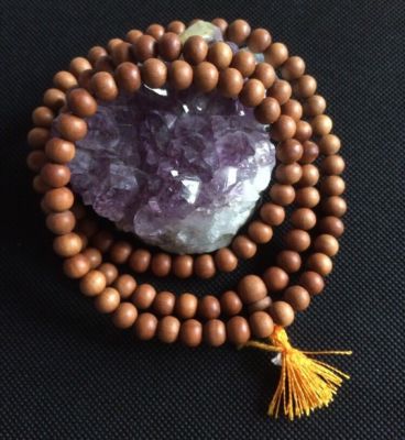 Original Tibetische Mala aus Sandelholz + Aufbewahrungstasche Angebot