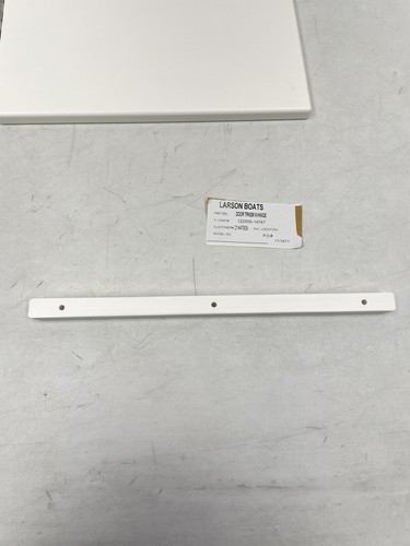 LARSON BOAT 122500-14757 WHITE PLASTIC 15 1/4" X 13 3/4" TRANSOM DOOR BOAT - Foto 5 di 12