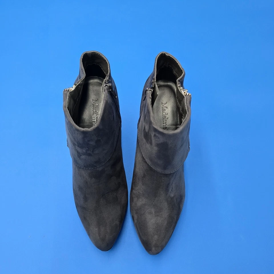 Botines Madeline Cassie para mujer talla 9M 3,5" tacón gris cremallera plateados usados en excelente estado Foto 4 de 4
