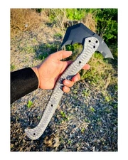 Custom Handmade Throwing Axe Full Tang Carbon Steel Tactical Axe With Sheath