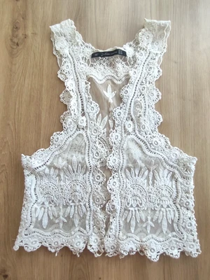 elegante Weste, wollweiß, Spitze, Größe M, von ZARA Trafaluc collection - Bild 1 von 3