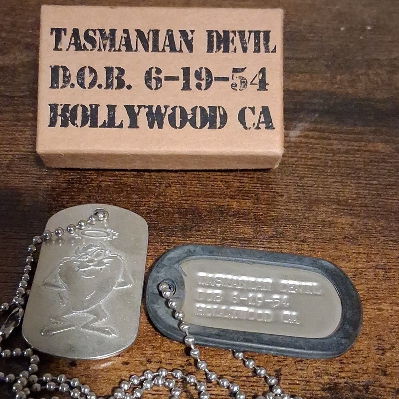 Looney Tunes Tasmanian Devil (Taz) Aluminum Dog Tag Keychain Silver Ball Chain