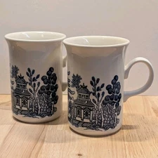 Vtg Churchill Blue Willow Tall Coffee Mug Tea Cups Made in England Set Of 2