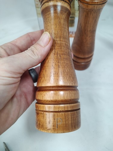 NEW 8" Wood Salt Shaker and Pepper Mill/Grinder Set - Kitchen Haxx - Picture 2 of 7