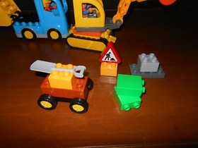 Lego Duplo 10812 Truck & Tracked Excavator 