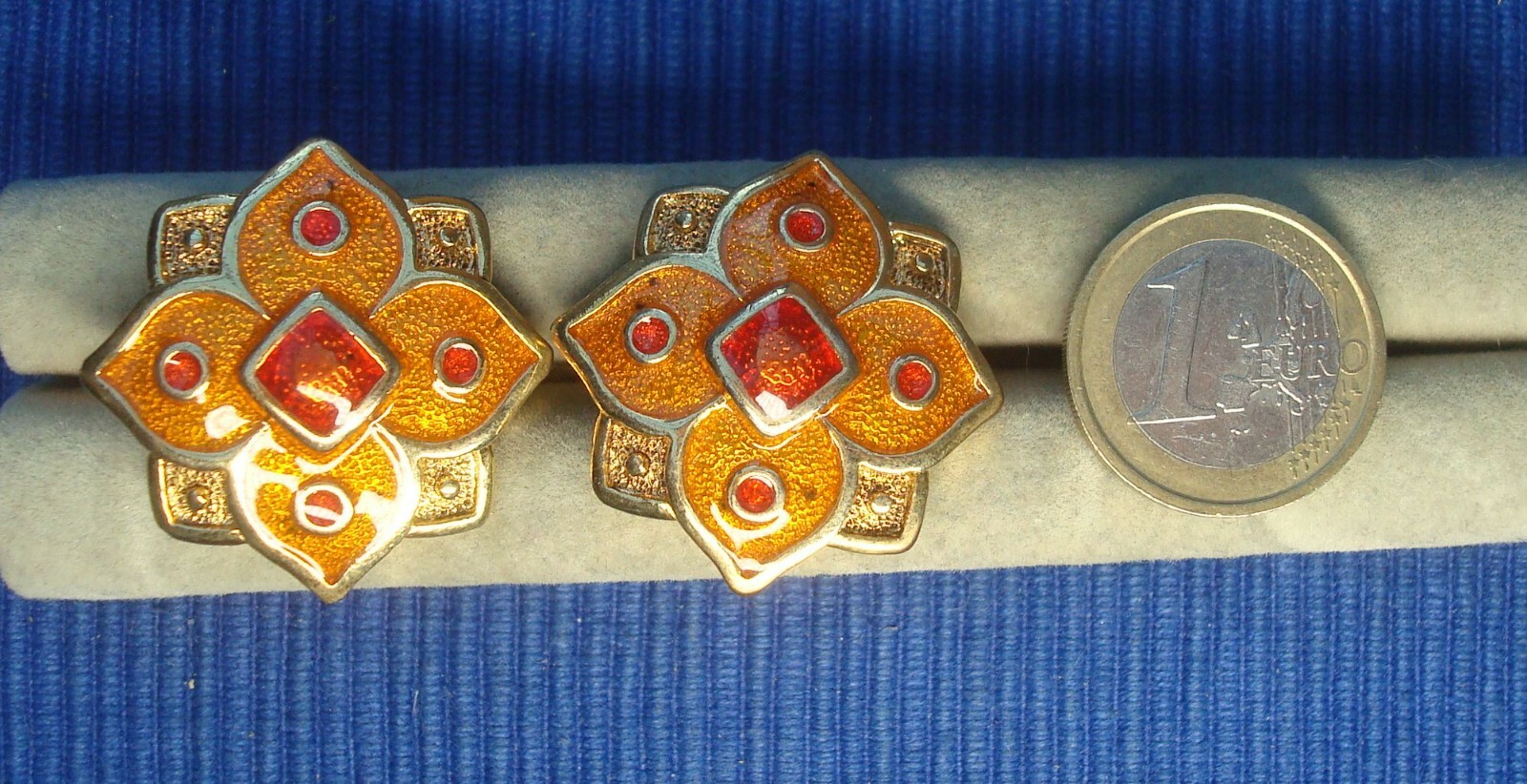 Boucle d'oreille fleur B26B en métal doré pour vos soirées