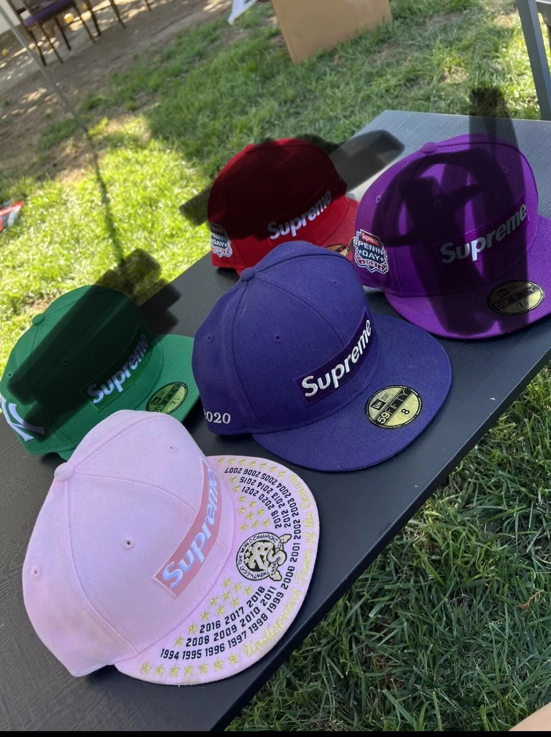 Casquette chapeau Supreme New Era d'occasion CHACUN