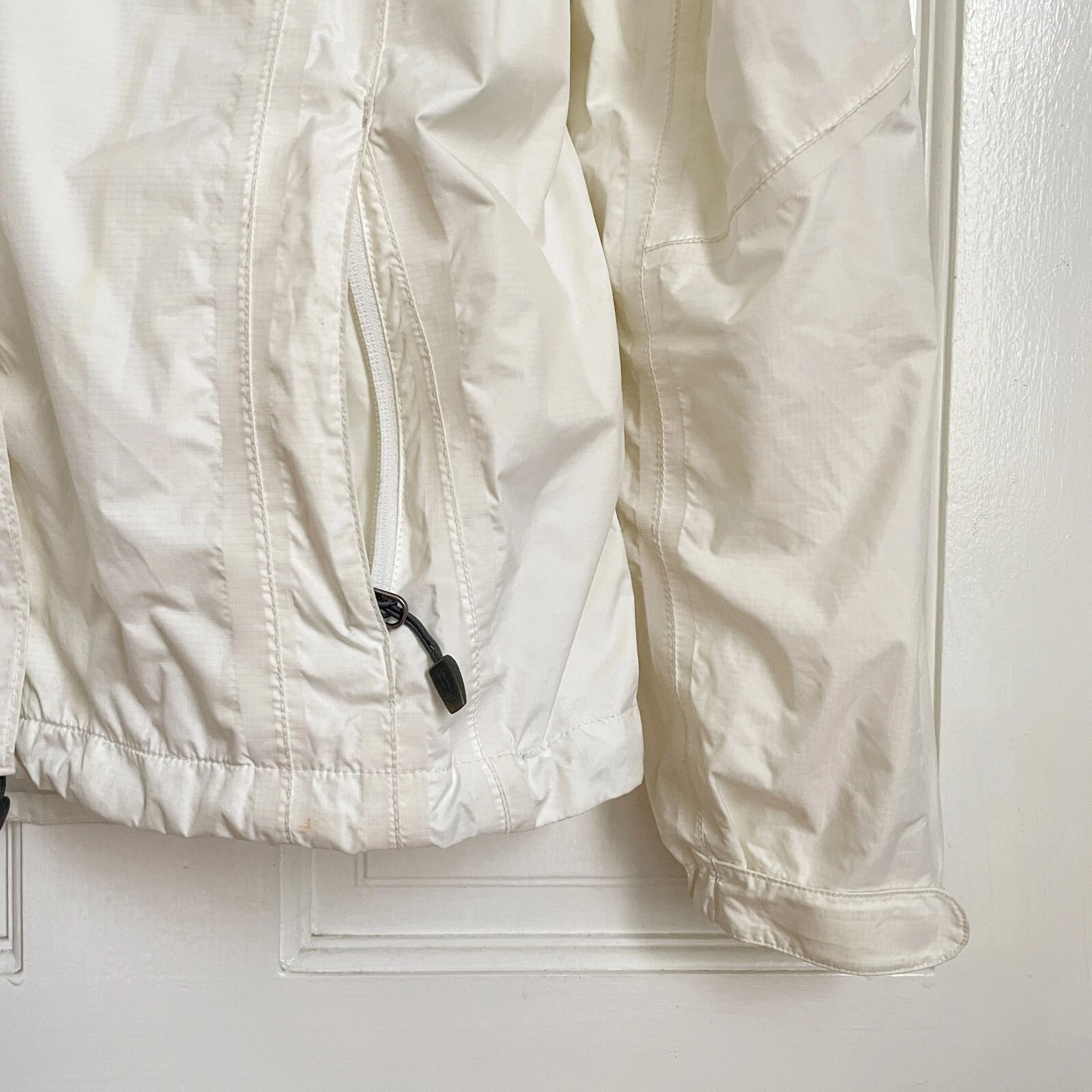 OFF WHITE Giacca con cappuccio Nike ACG Windbreaker FITSTORM 3 strato esterno vintage off bianca cerniera S