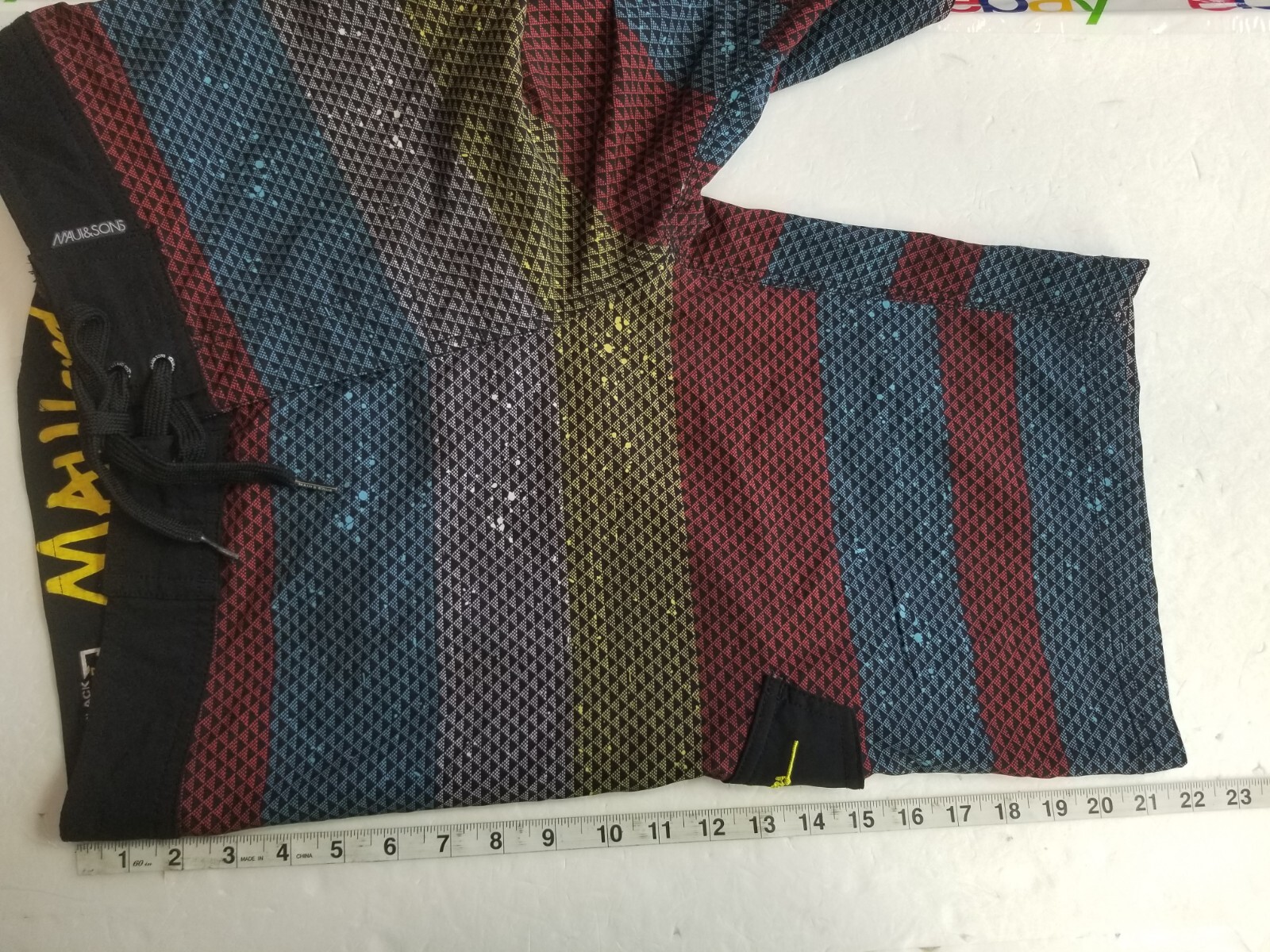 Maui and Sons Board Shorts Men's Size 32 Multicolor Shark 4 Way Stretch Swim image 4