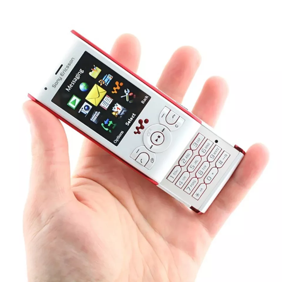 Sony Ericsson W595 Original 3G 3.15MP Bluetooth FM Radio 2.2'' Slider Phones - Image 4 of 4