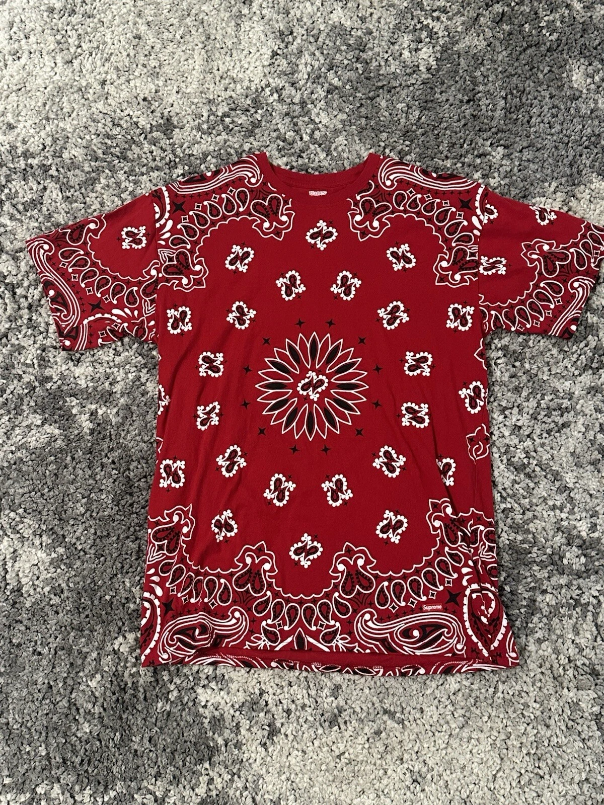 Chemise rouge SS21 Supreme Bandana soie S/S taille M manches courtes moyennes