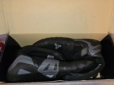 #ad Xcel Drylock Round Toe Boot 3mm Black Gray In Size 12 In Box $60.00