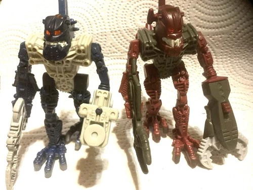 Lego Bionicle #8901 Piraka Hakann & Piraka Vezok Figures No Green Balls