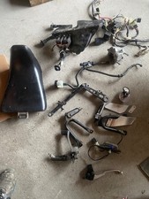 Restteile Yamaha FZR 600 3HE Kabelbaum Zündspulen Fussrasten Sitzbank Bremse Tan