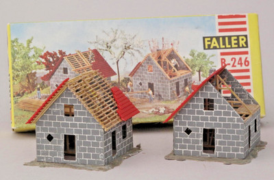 VINTAGE FALLER B-246 HOUSES UNDER CONSTRUCTION HO GAUGE