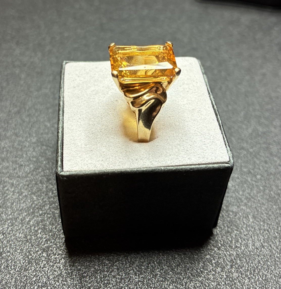 Solid 10K Yellow Gold Ring Emerald Cut Golden Cit… - image 4
