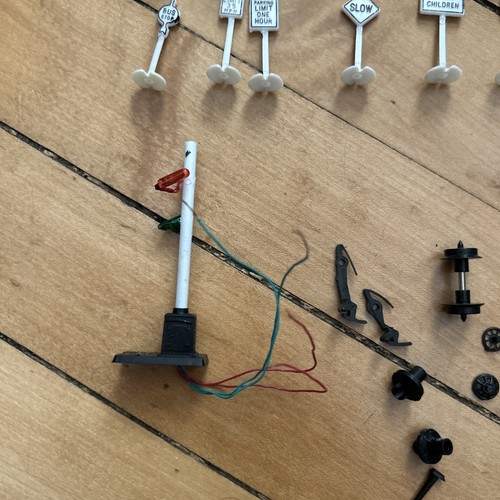 Vtg Toy Railroad Train HO Street Signs Power Lines Replacement Parts 37 Pcs Lot - Picture 6 of 8