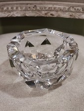 CENDRIER en cristal à pans coupés signé BACCARAT FRANCE 