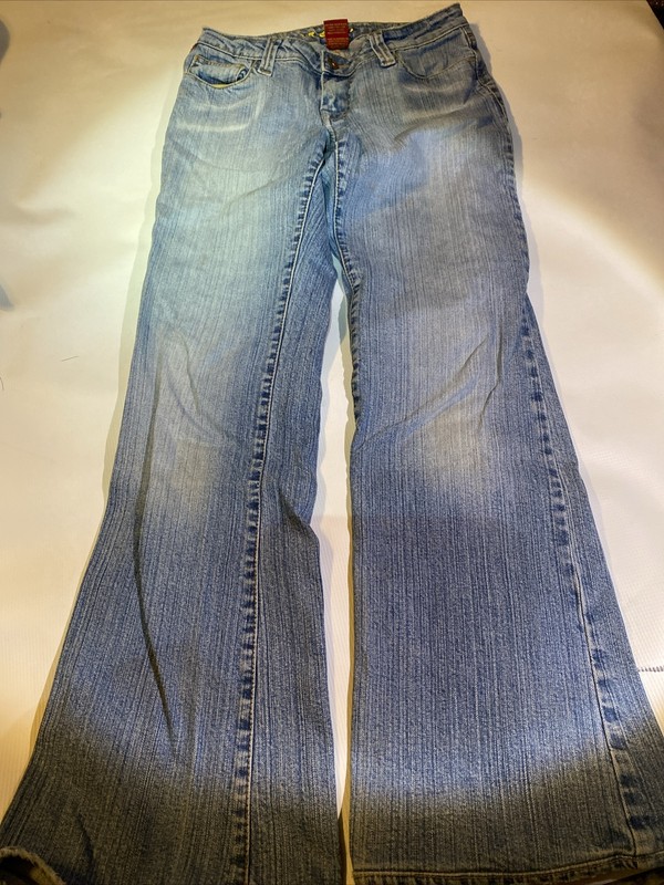 It Jeans. Ladies Size 5/6. Faded To Perfection.