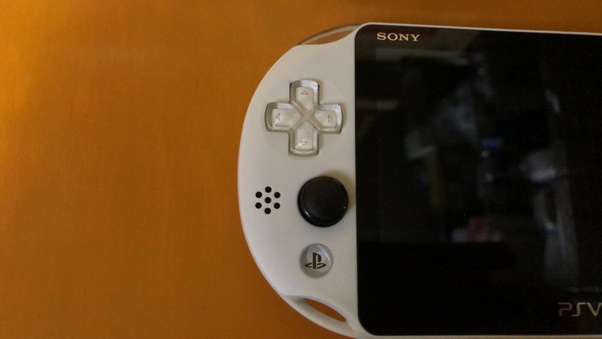 PS Vita Slim - Lime Green / White - Wi-fi (PCH-2000ZA13 - Foto 7