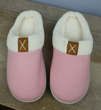 Cozy Pink Memory Foam Fleece Lined House Slippers Womens Size 9 - 10 New