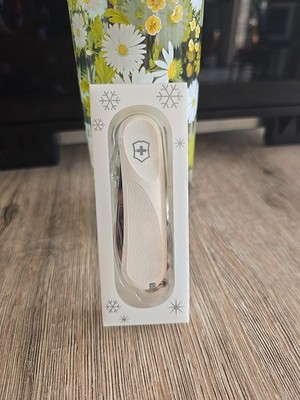 Victorinox Evolution Grip 10 White Winter Magic Limited Edition 2016