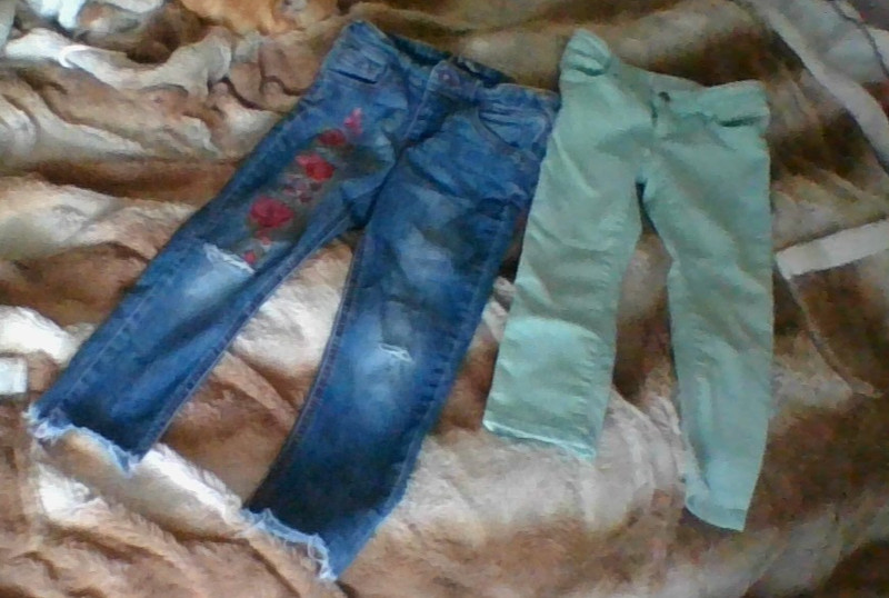 2 Little Girls Size 6 Jeans w/Flaws: Crazy8 Teal/Art Class Embroidered Roses