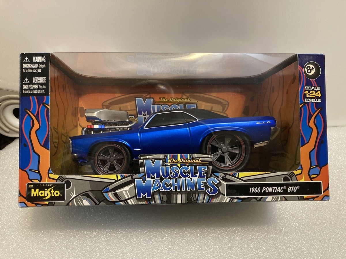 MUSCLE MACHINES 1966 PONTIAC GTO WITH BLOWN ENGINE. 1:24