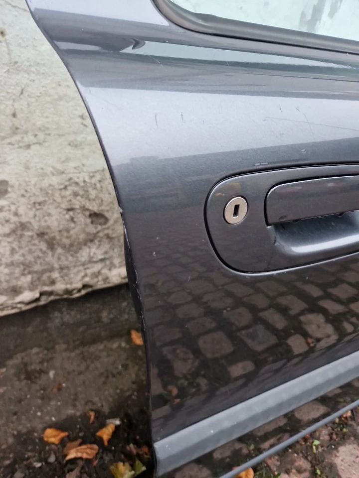 VOLVO V70 R LADO DEL CONDUCTOR PUERTA DELANTERA DERECHA REINO UNIDO FUERA DE JUEGO 2000-2007 Foto 4 de 4