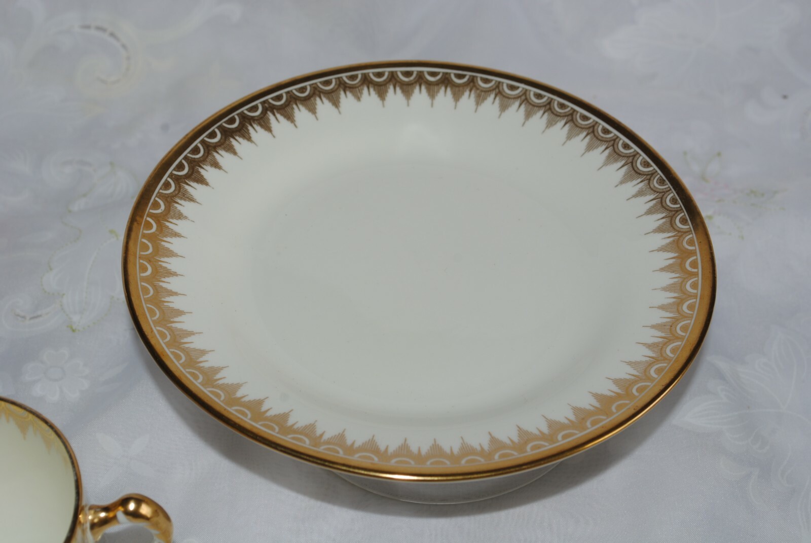 RARE VTG PLANT TUSCAN CHINA ENGLAND TRIO TEA CUP SAUCER DESSERT PLATE GOLD A602 
