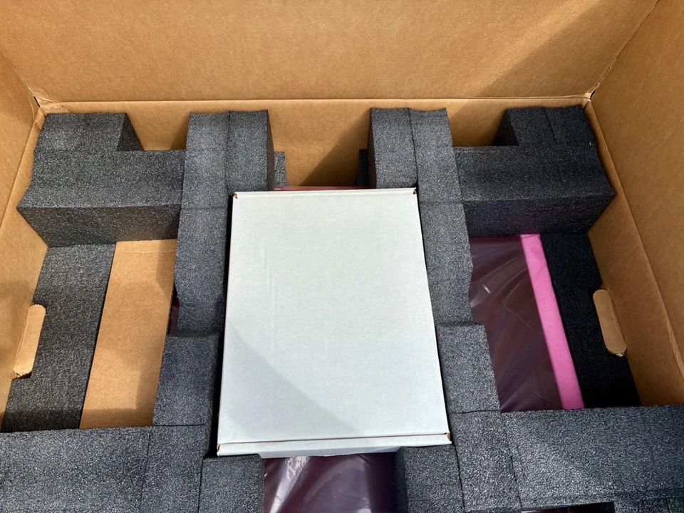 NUEVO DELL Z9000-AC 2U 32 PUERTOS 40 GB QSFP+ CAPA 3 conmutador administrado 1x fuente de alimentación Foto 3 de 4