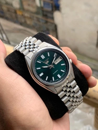 Vintage Seiko 5 Automatic Day/Date Japan Men's Watch 7009