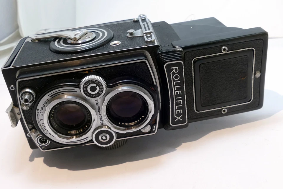 Cámara TLR de formato medio Rolleiflex 3,5B con lente Tessar de 75 mm SN 1486010 Foto 2 de 4