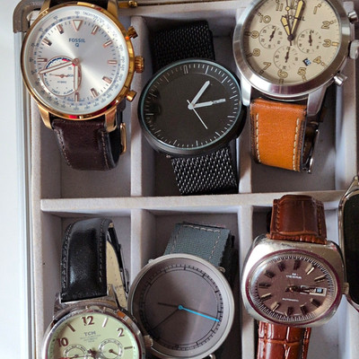 Fossil, Casio G-Shock & Rotary Konvolut Armbanduhren in Uhrenbox