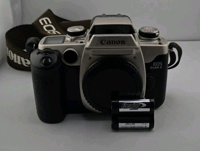 Canon EOS Elan / EOS 100 35mm SLR Film Camera (read description