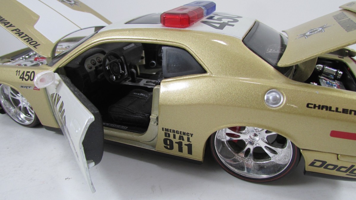 MAISTO 2008 DODGE CHALLENGER Highway Patrol 1:24 scale Diecast Car
