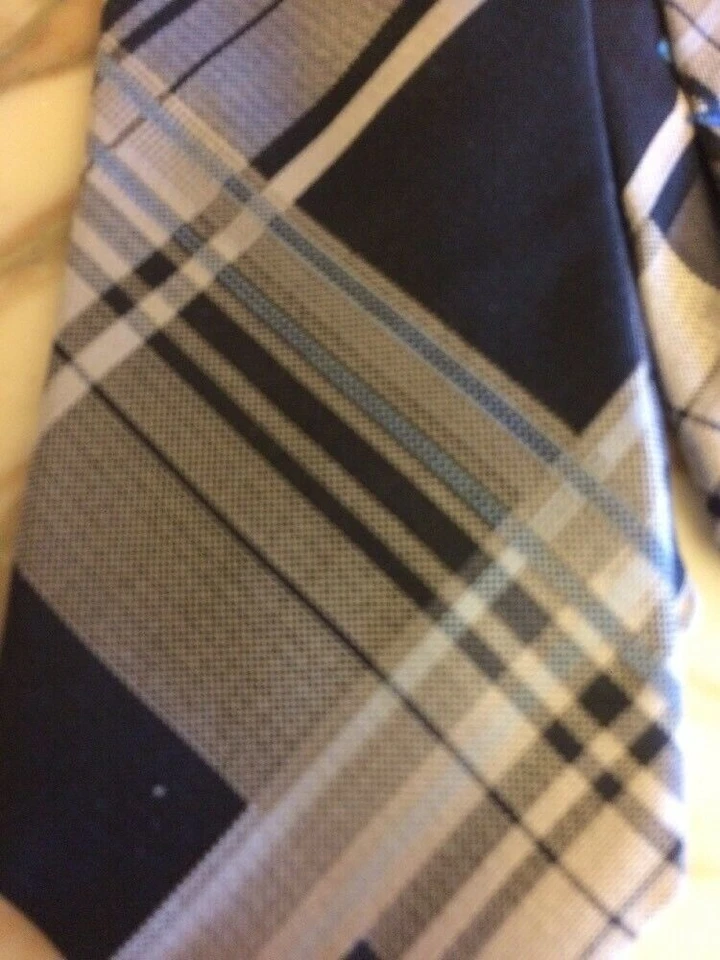 Vince Camuto Mens Blue Gray Plaid 100% Silk Tie - Imagem 2 de 4