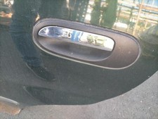 Porte arrière et accessoires Nissan TINO