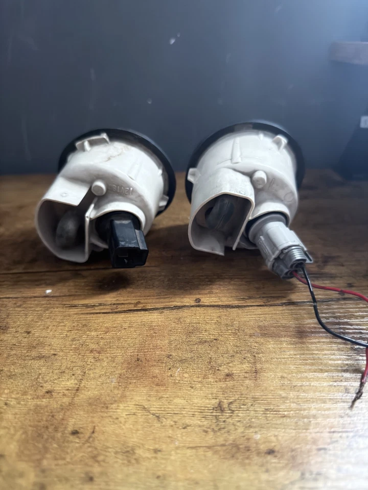 Genuine Nissan Clear Front Indicator Lamp Set (L/H & R/H) Fits Nissan R33Skyline - image 2 of 2