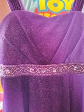 Fioletowa sukienka na studniówkę brokatowa lub druhna sukienka