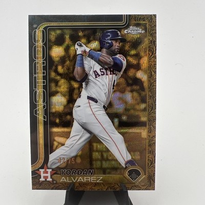 2025 Topps Gilded Collection - Yordan Alvarez #146 Gold Wave Refractor /75