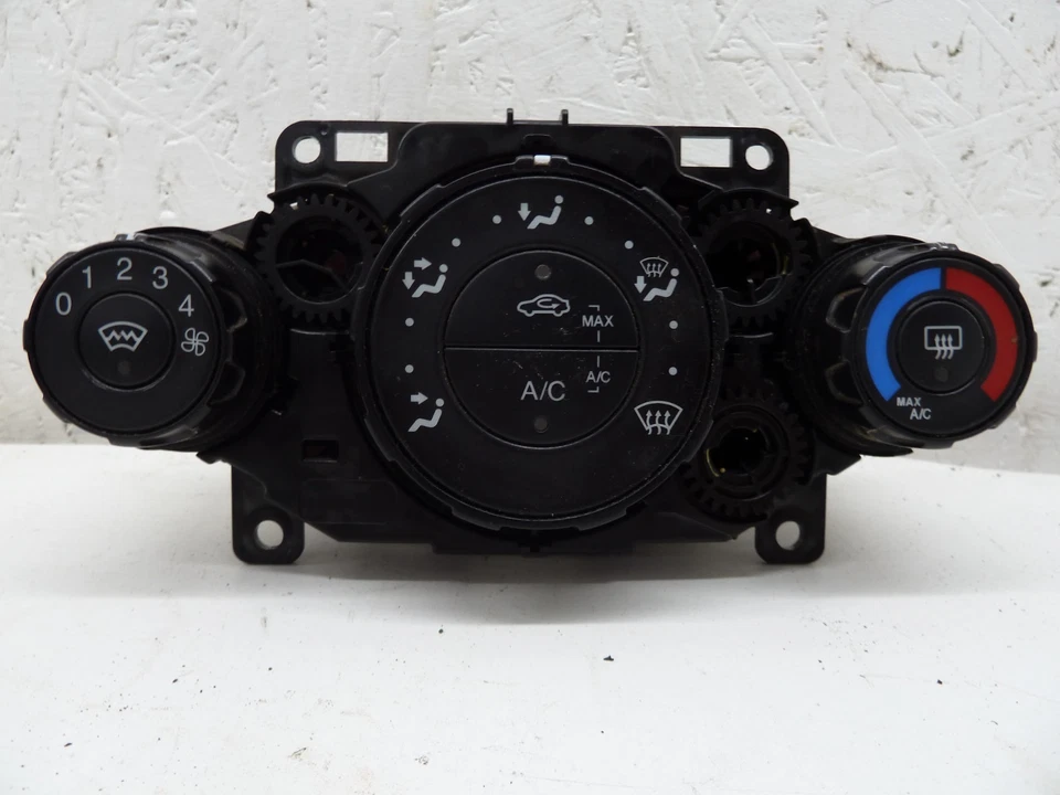 2011 FORD FIESTA ZETEC MK7 1.25L PETROL SNJB 8A6118549 HEATER FAN CONTROL - Image 3 of 4