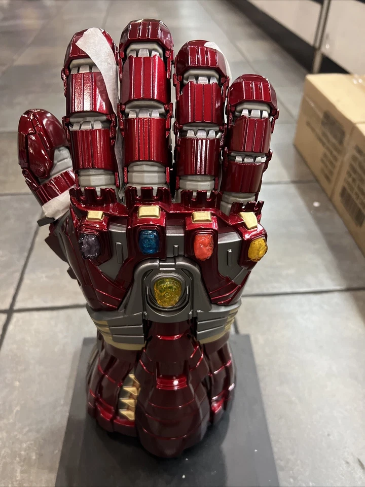 Guantelete Nano Infinity (Hulk) escala 1:1 tamaño real ligero metal pesado Foto 2 de 4